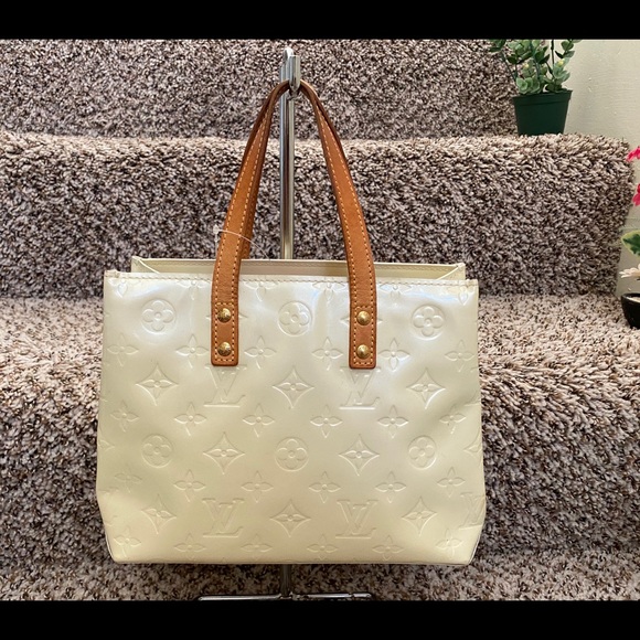 Louis Vuitton Handbags - Louis Vuitton Reade PM Vernis M91145 Tote 11335